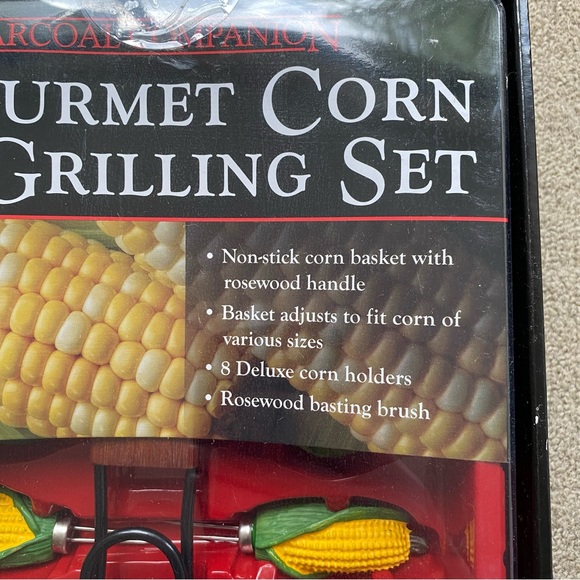Gourmet corn grilling set with corn basket, corn holders, basting brush - Picture 9 of 9